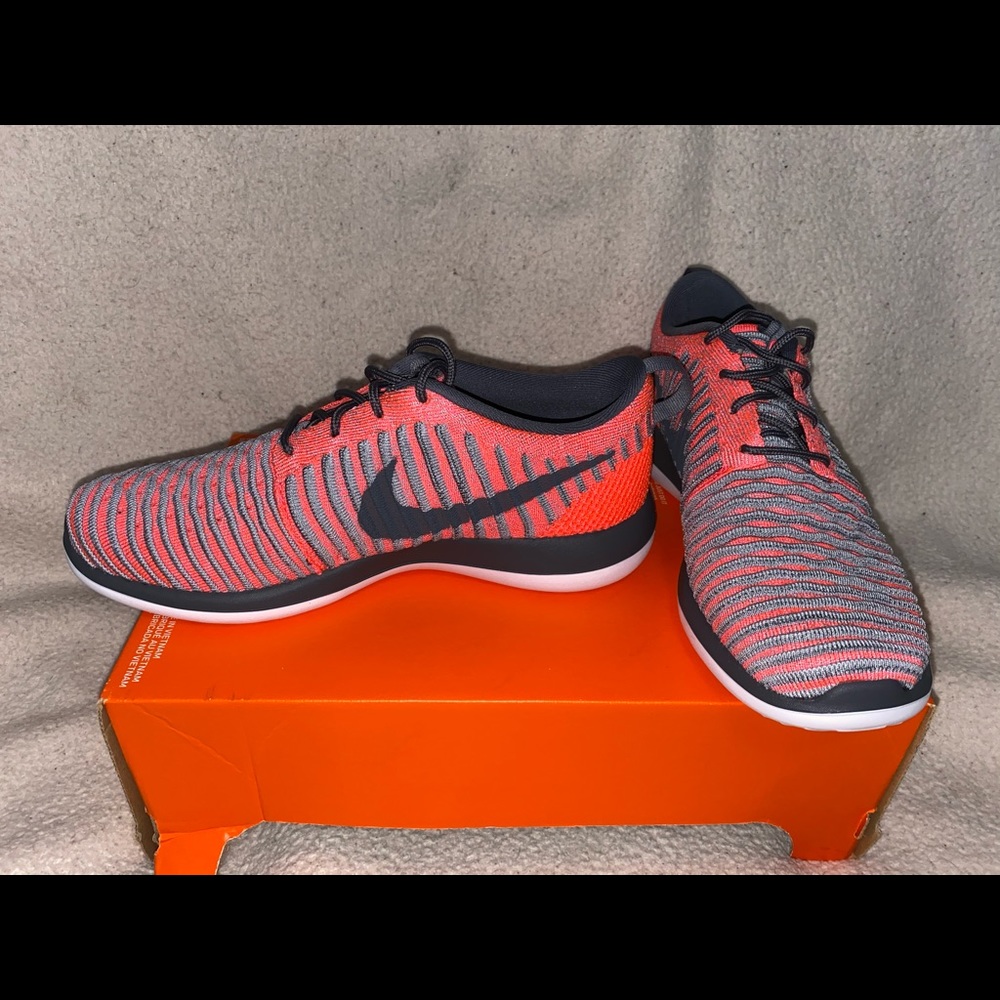 Nike Roche 2 Flyknit - Picture 4 of 5